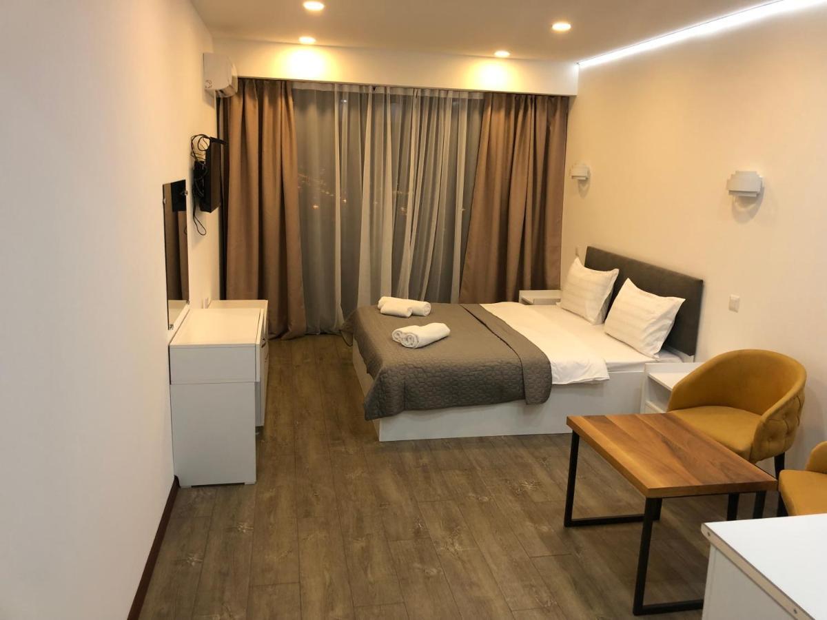 Panorama Beach Tower Batumi Bagian luar foto
